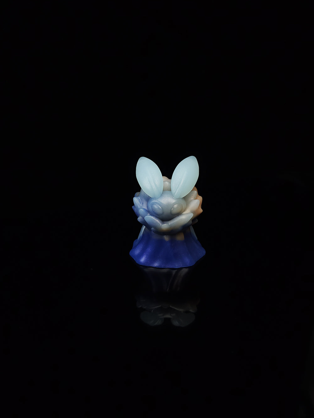 Moth Merchant Squishy, Medium/S